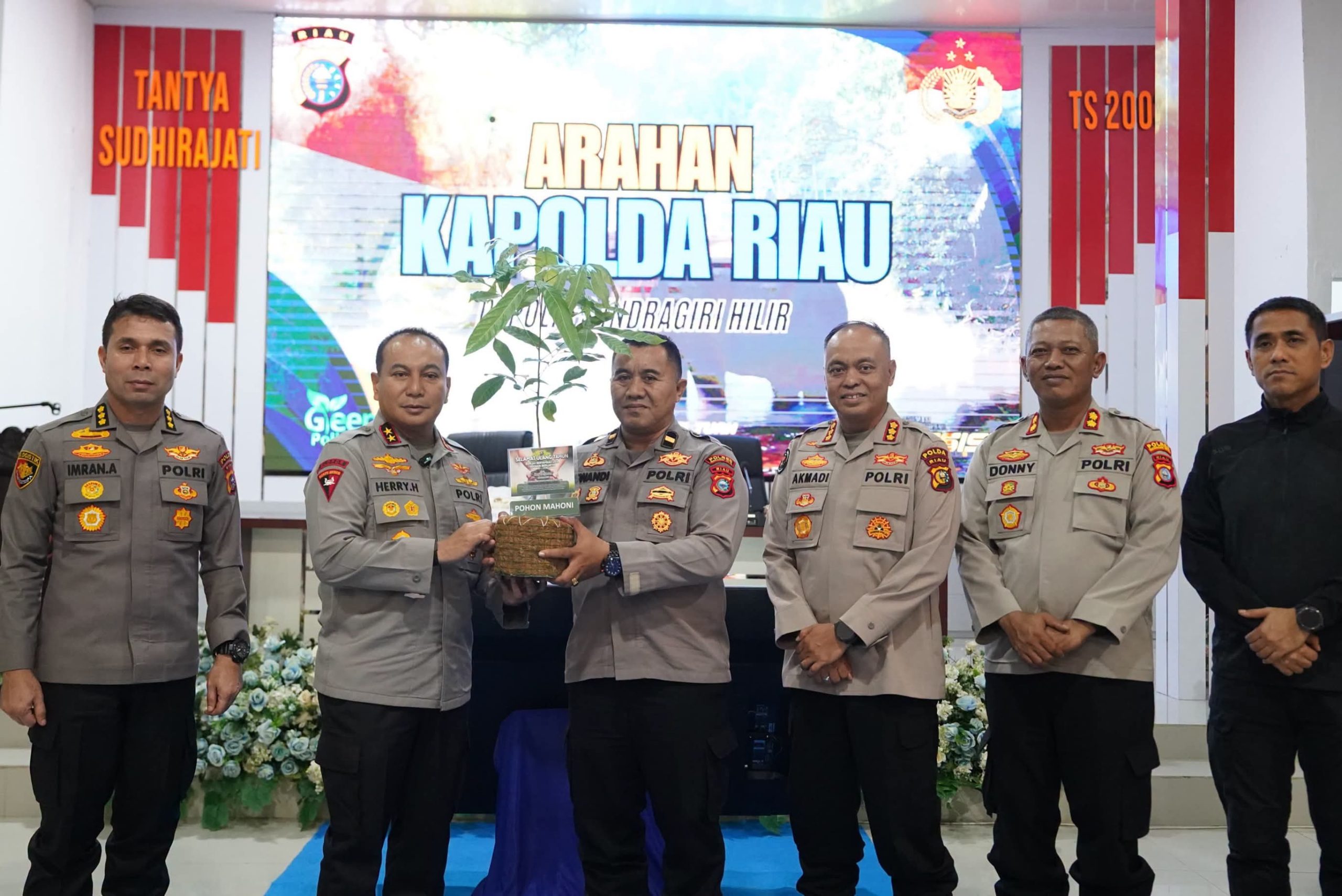 Kapolda Riau Irjen Pol. Dr. Herry Heryawan, S.I.K., M.H., M.Hum.,