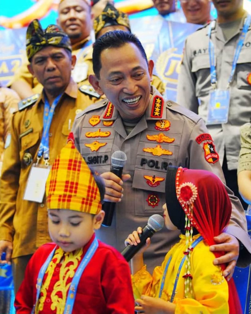 Tiga Anak Finalis Lomba Mendongeng Berbagi Cita-cita Bersama Kapolri Jenderal Listyo Sigit Prabowo