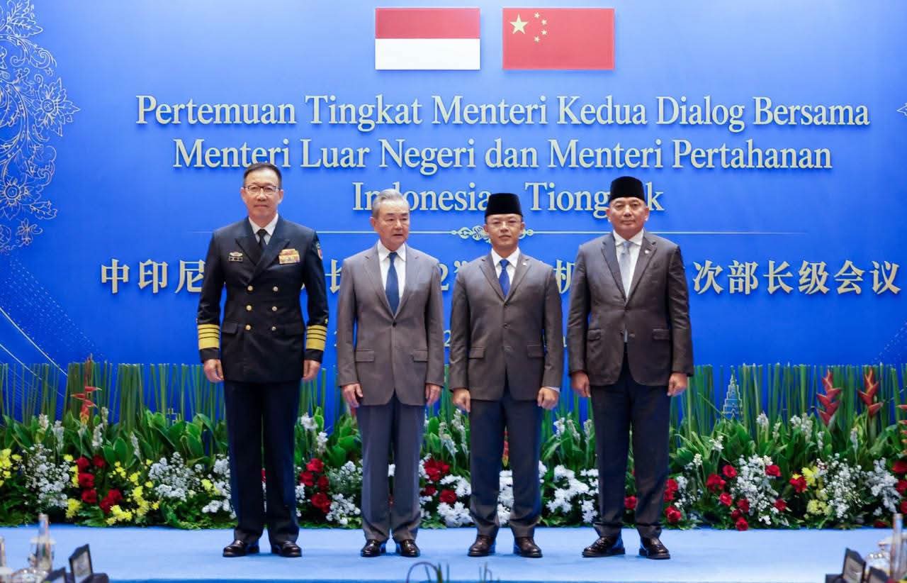 Menhan Sjafrie Sjamsoeddin Menlu Sugiono Pertemuan 2+2 Indonesia RRT Jakarta 21 Agustus 2026