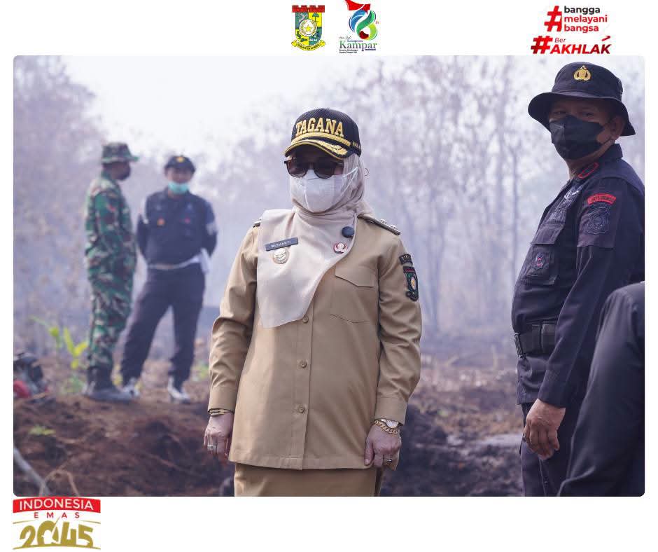 Bupati dan Wabup Kampar Turun Langsung Tinjau & Koordinasi Pemadaman Karhutla di Rimbo Panjang