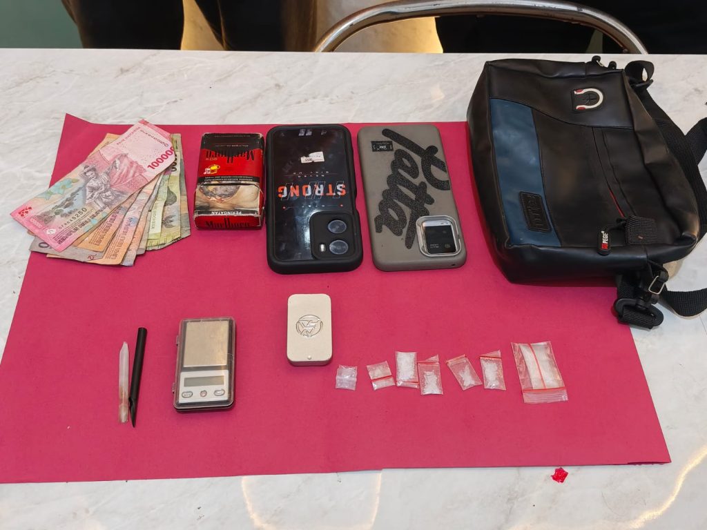 Barang Bukti Narkotika — Penangkapan Pengedar Sabu Tambusai Utara