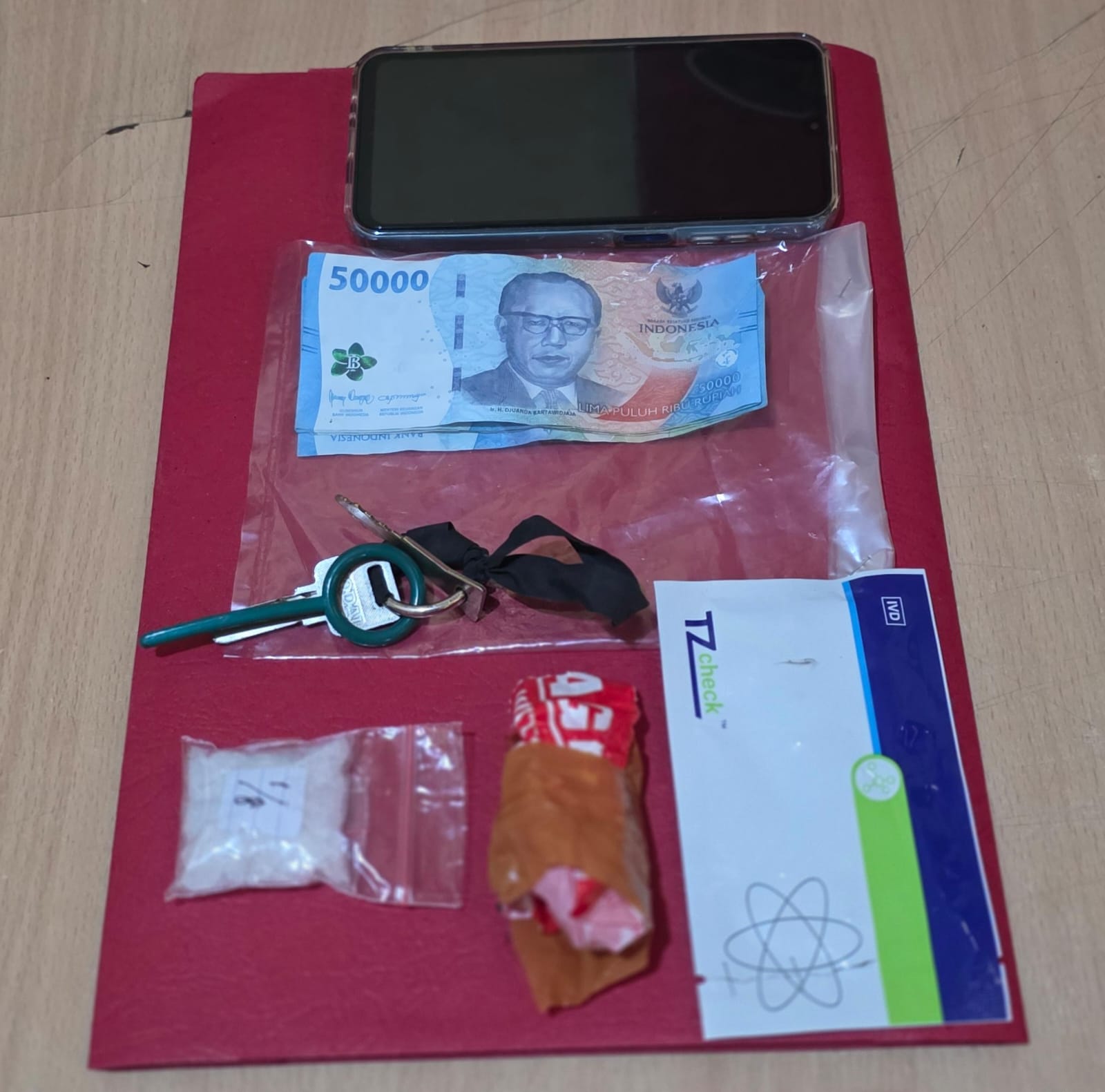 Barang Bukti — Pengedar Sabu Ditangkap Polsek Rambah Samo