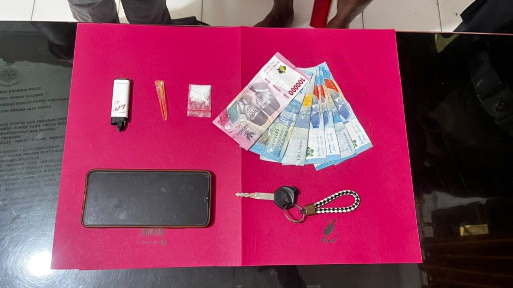 Barang Bukti — Pengedar Sabu Ditangkap Polsek Kabun