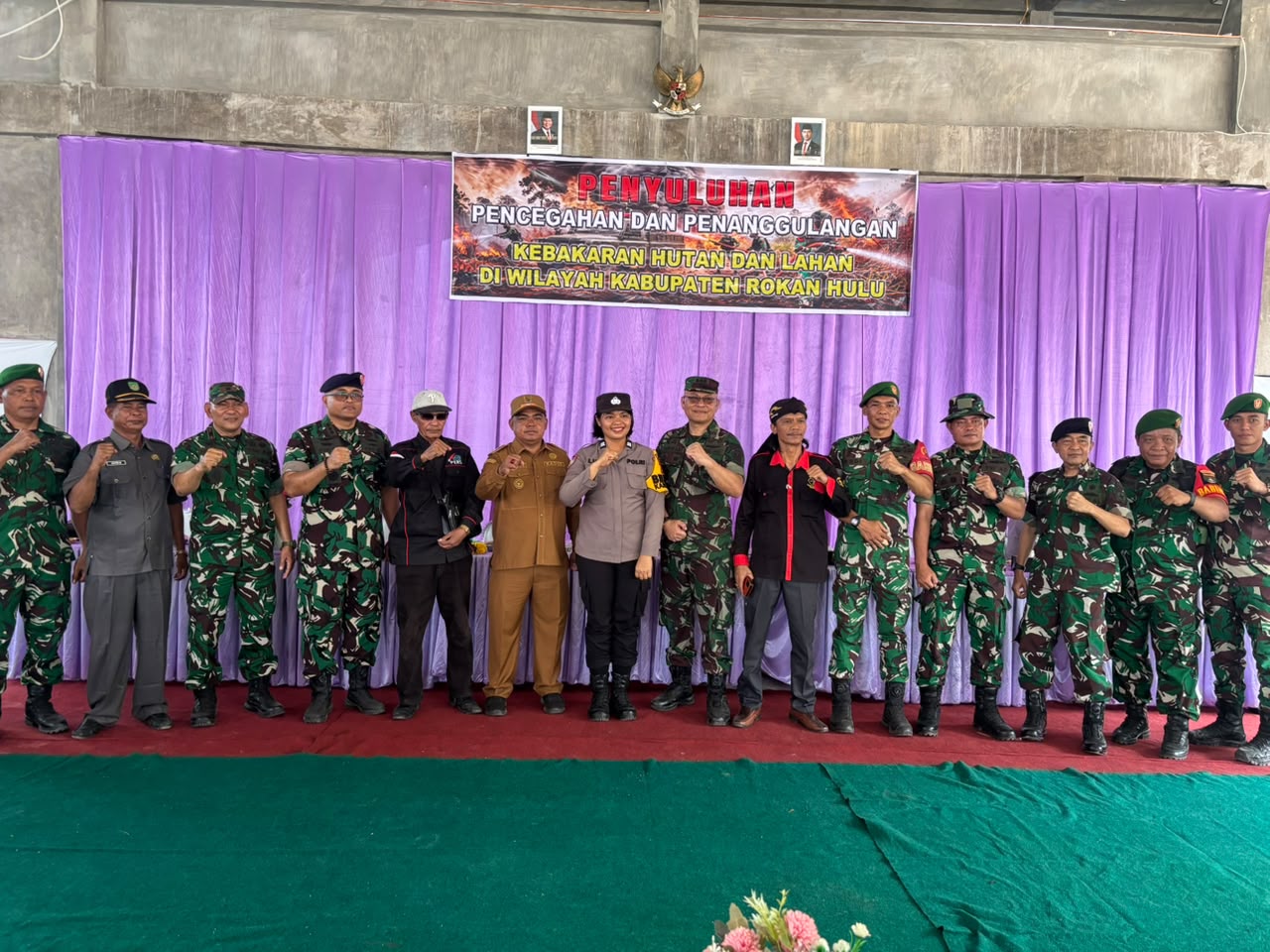Tim Mabes TNI Sosialisasi Karhutla Rokan Hulu