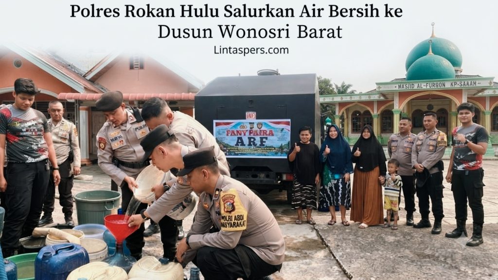 Polres Rokan Hulu Salurkan Air Bersih ke Warga Dusun Wonosri Barat