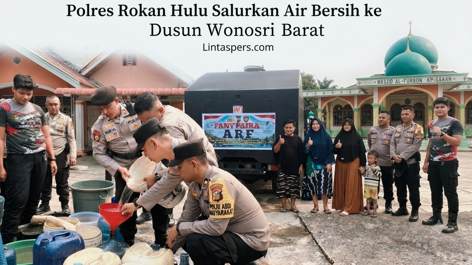 Polres Rokan Hulu Salurkan Air Bersih ke Warga Dusun Wonosri Barat