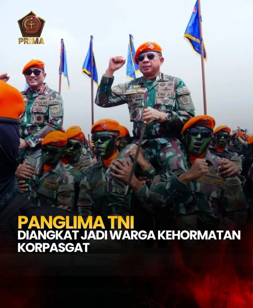 Panglima TNI Jenderal TNI Agus Subiyanto menerima Baret dan Brevet Korpasgat dari Kasau Marsekal TNI Mohamad Tonny Harjono di Mako Korpasgat Bandung, 26 Oktober 2026