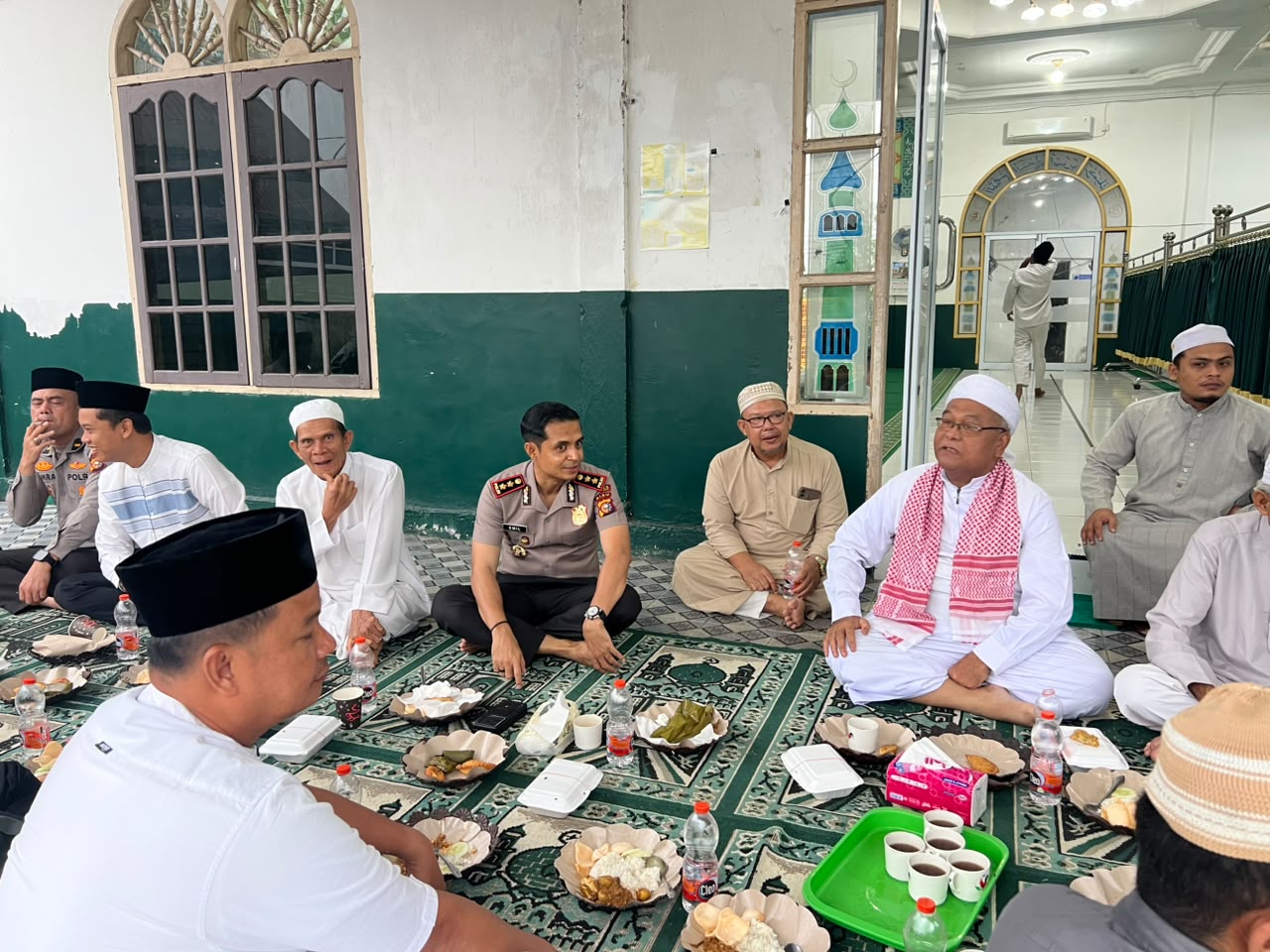Kapolres Rohul AKBP Emil Eka Putra saat Subuh Keliling di Masjid Nurul Anwar Pasir Pengaraian