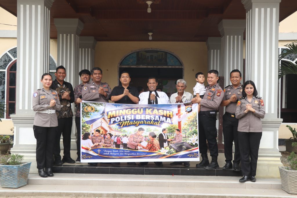 IPDA Surya Fransisco Nainggolan pimpin kegiatan Minggu Kasih Polres Kampar sosialisasi bahaya hoaks di Gereja HKBP Resor Kampar, 25 Oktober 2026