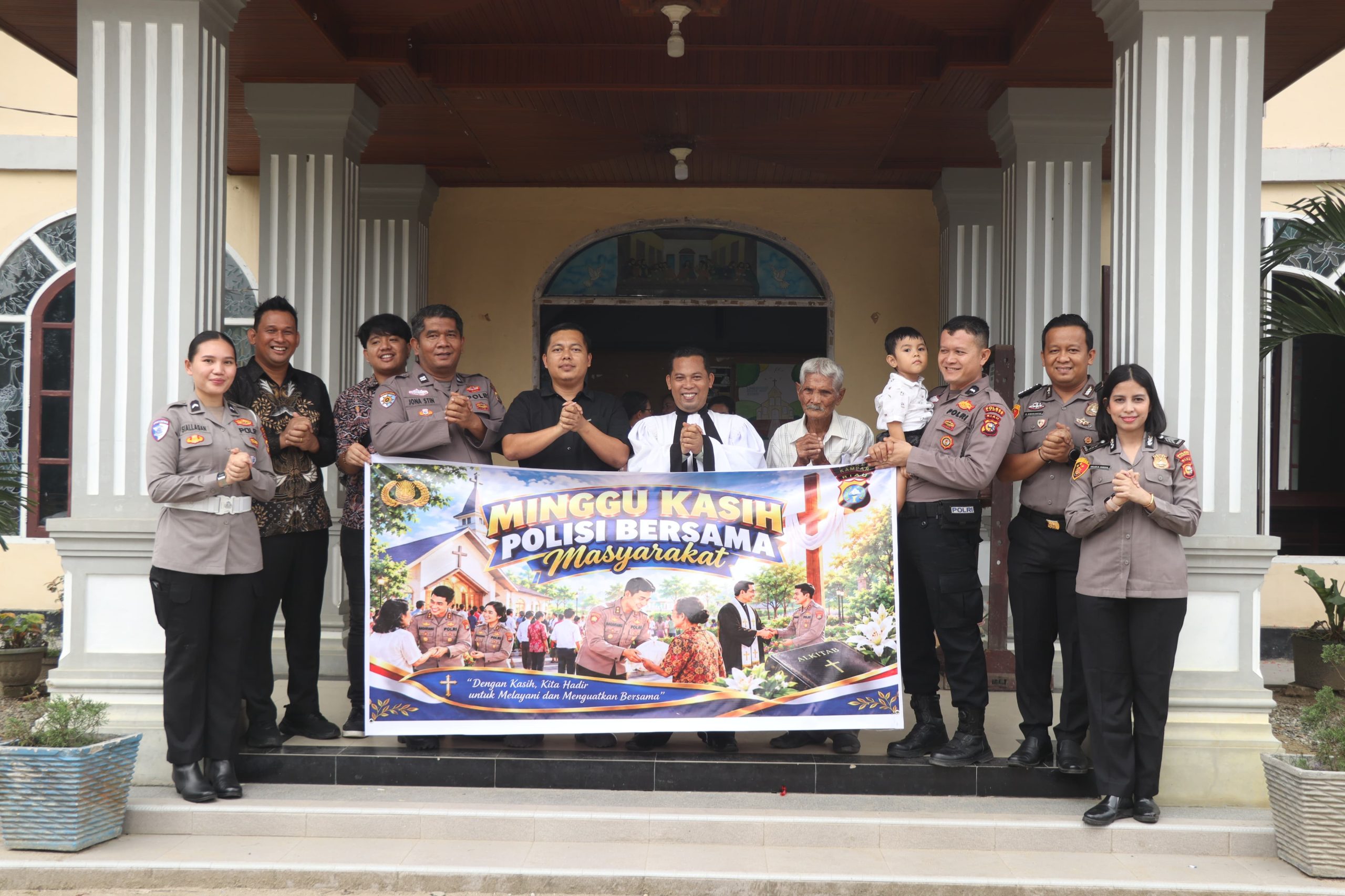 IPDA Surya Fransisco Nainggolan pimpin kegiatan Minggu Kasih Polres Kampar sosialisasi bahaya hoaks di Gereja HKBP Resor Kampar, 25 Oktober 2026