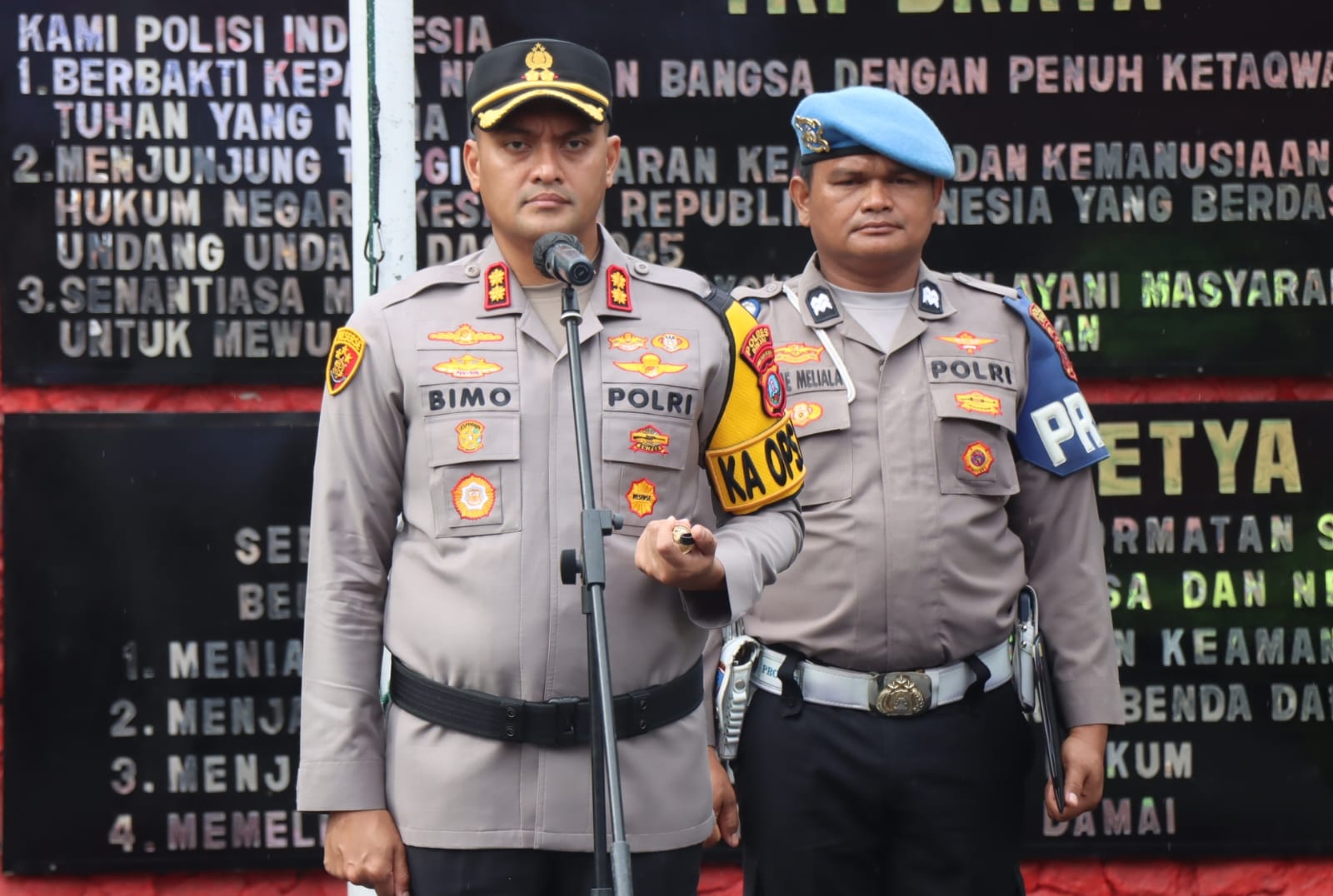Kapolres Binjai AKBP R. Bimo Moernanda pimpin Apel Gelar Pasukan Operasi Patuh Toba 2026 di Lapangan Polres Binjai, 26 Oktober 2026